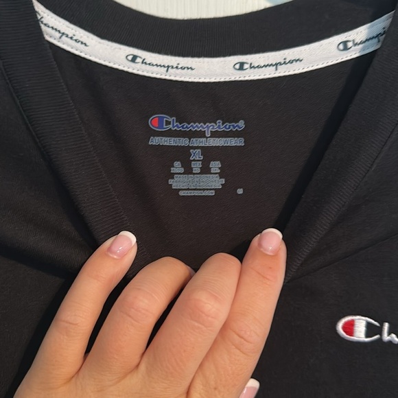 Champion cropped tee size XL women’s - Picture 3 of 3